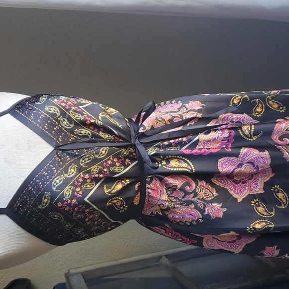 Dress - Picture 6 of 6